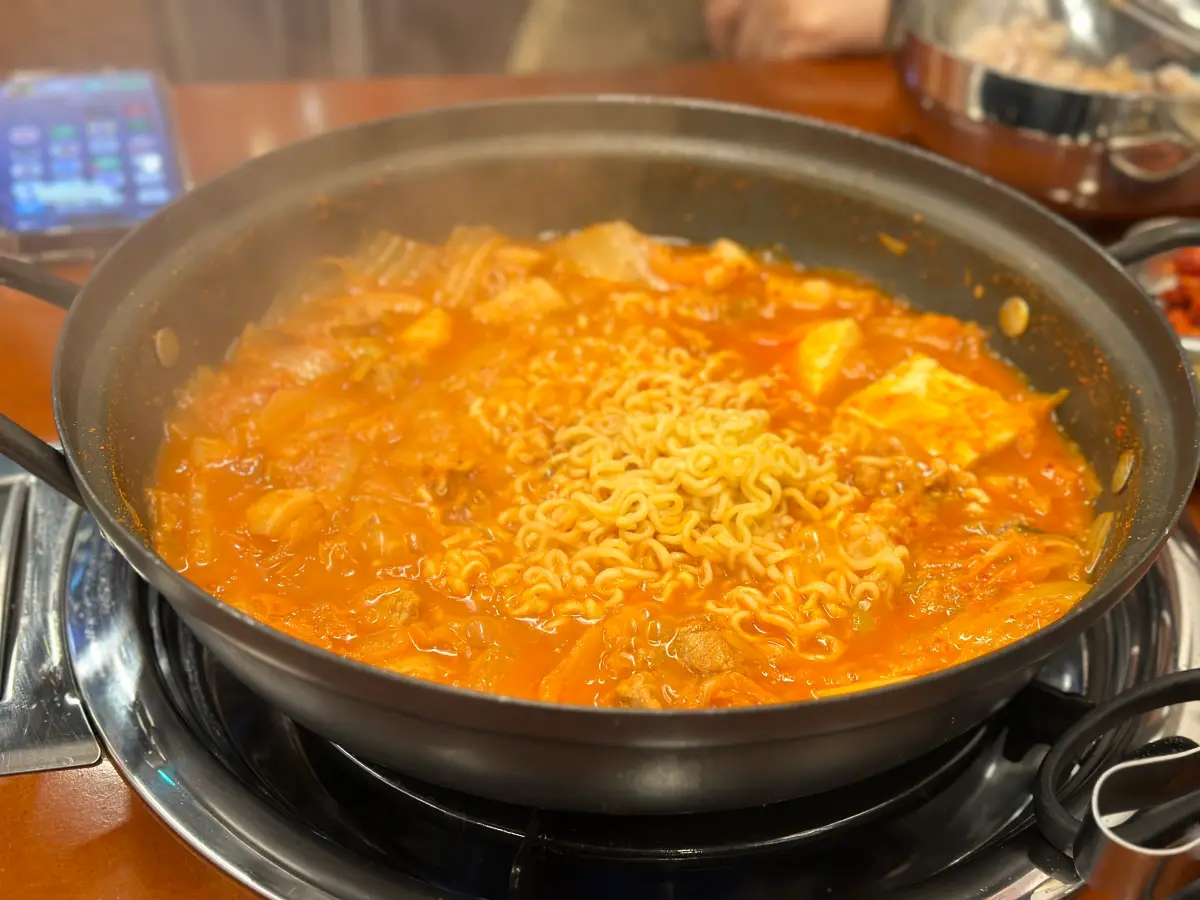 백채김치찌개