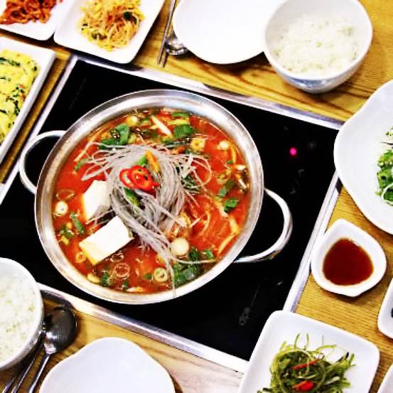 토요일은 밥이좋아 김해 김치찌개 직접 도정 갓 지은 밥