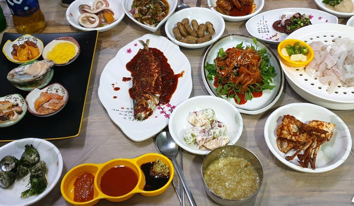 생방송투데이 보고 먹고 즐기고 통영3GO여행 통영다찌집 안주 구성