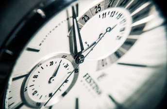 시간의 틈 – 우리가 인식하지 못하는 미세한 시간 간극의 세계