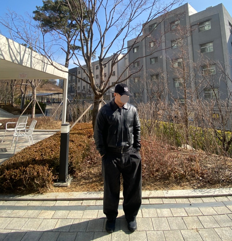 데일리룩('26.2.15.)엠엘비 뉴에라 MLB NY Q핏 언스트럭쳐 볼캡, 스페로네 스탠다드 카라 A-2 재킷, 무신사스탠다드 벌룬 팬츠, 뉴발란스 스니커즈 410V5 트레일 블랙