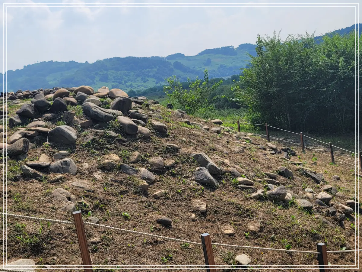 삼곶리-돌무지무덤-우측