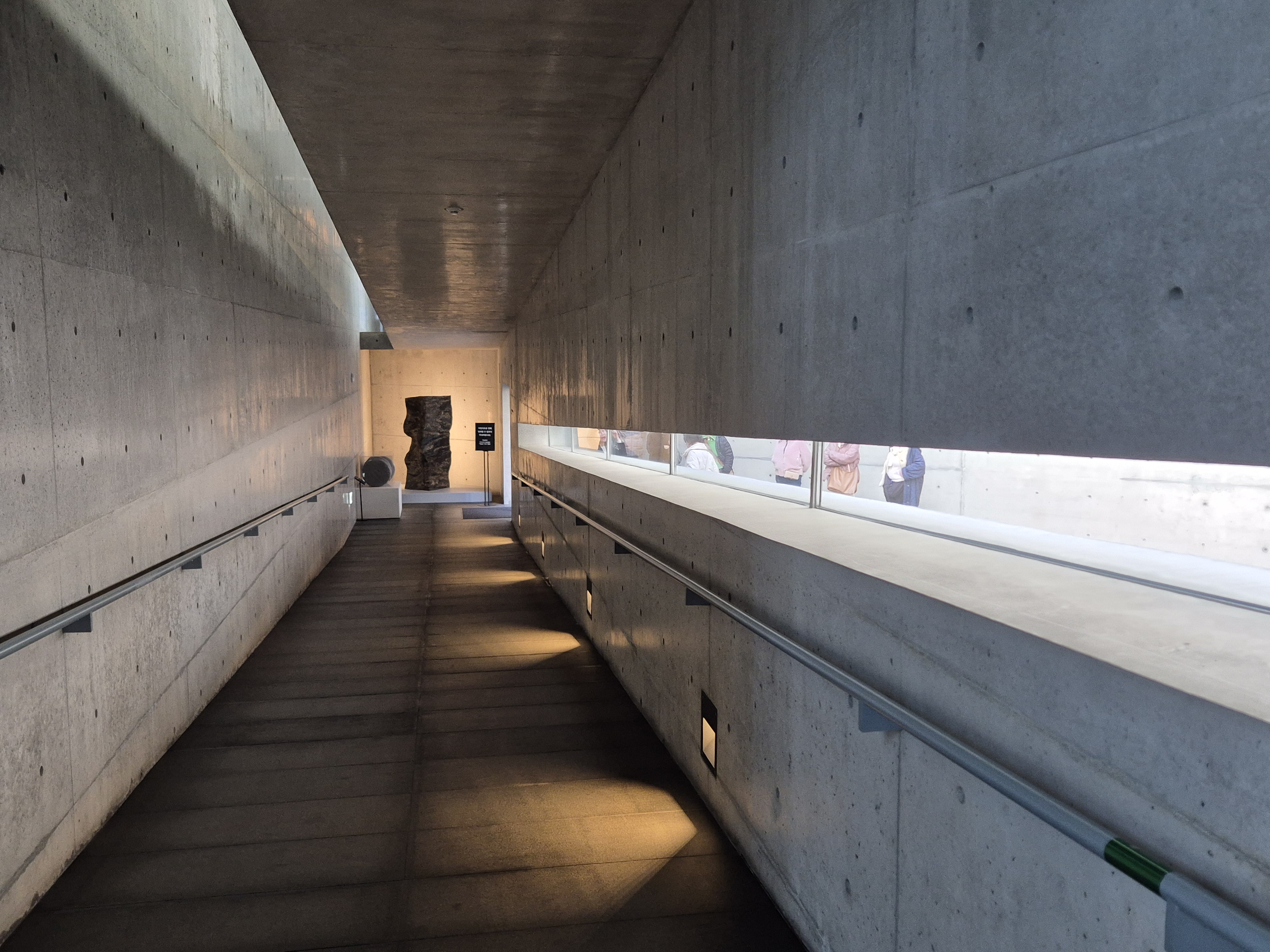 직선과 공간 그리고 빛