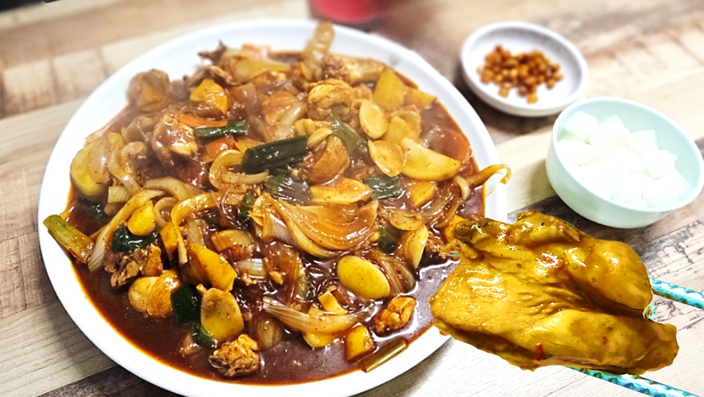 대구 3대 통닭집의 히든 인기메뉴인 찜닭