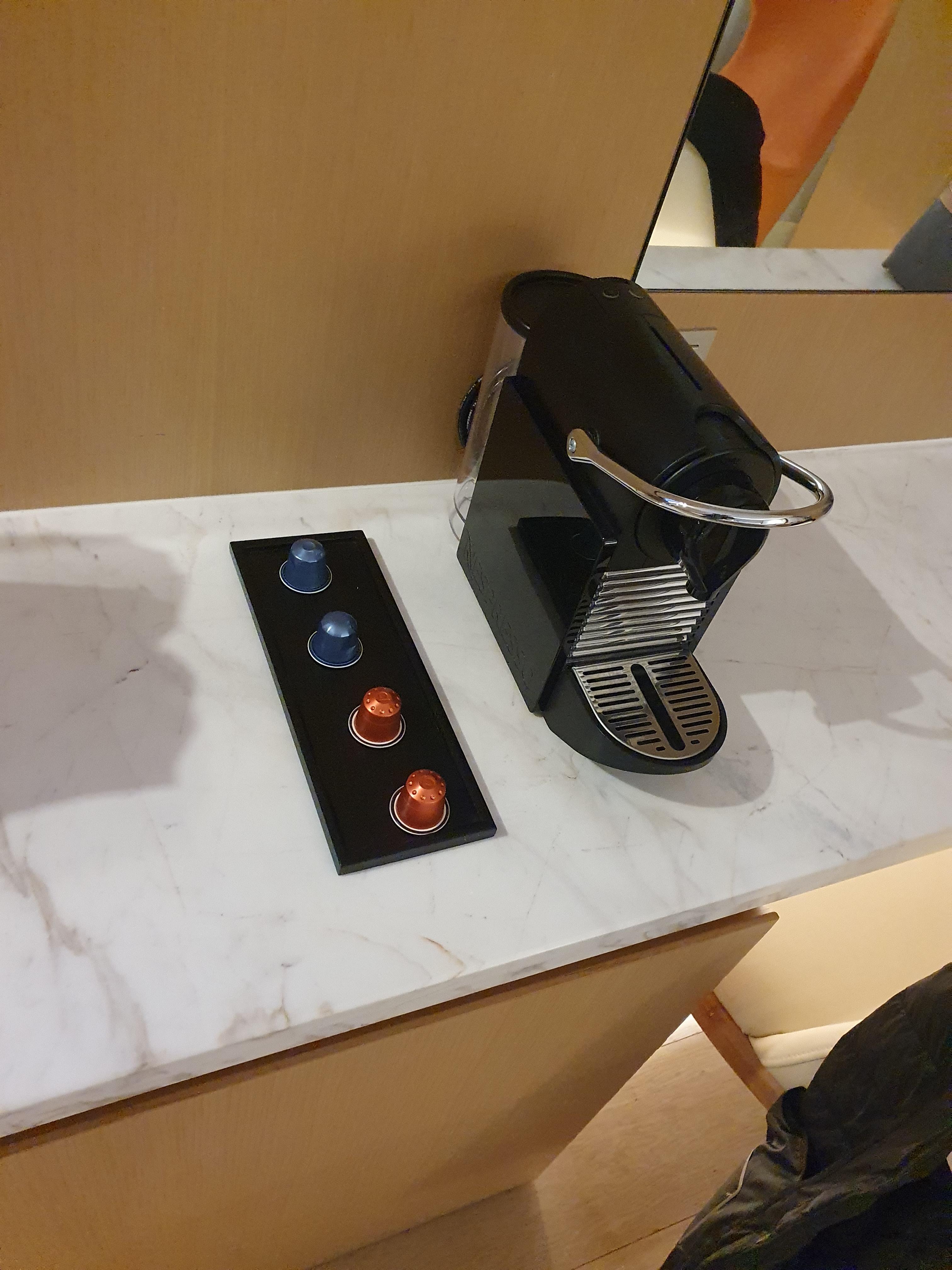 신화월드 메리어트 객실 캡슐커피 머신과 캡슐 커피