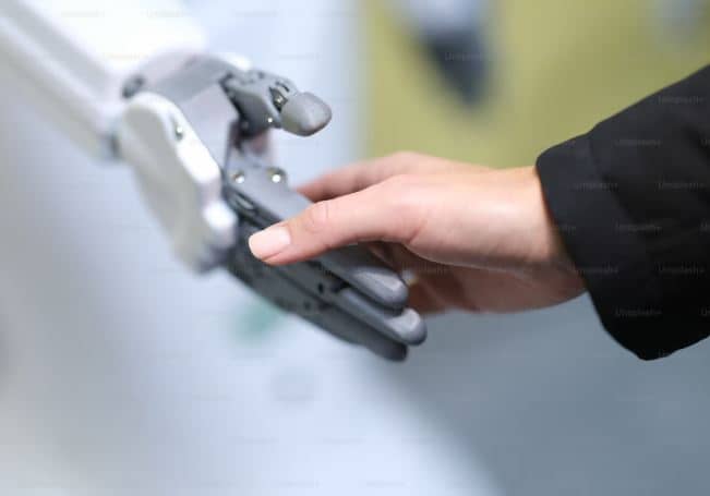 영화 속 기술이 현실로: 로봇팔의 진짜 진화