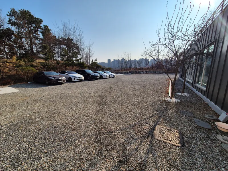 카페-힐가텐-주차장