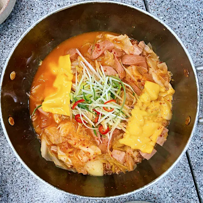 한남동&#44; 이태원 맛집 양배추와 소시지 듬뿍 존슨탕