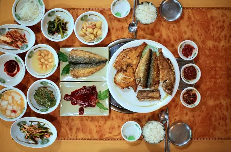 투데이 맛있는 메뉴 밥이보약 건강밥상 시원한 동태탕과 생선구이 맛있는 식당 추천 부산 사상구 주례역 맛집