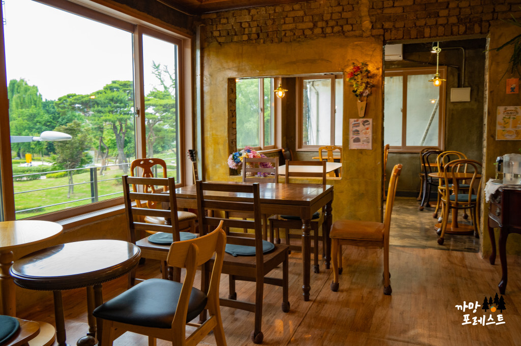 사맛디 커피실록 내부 2층