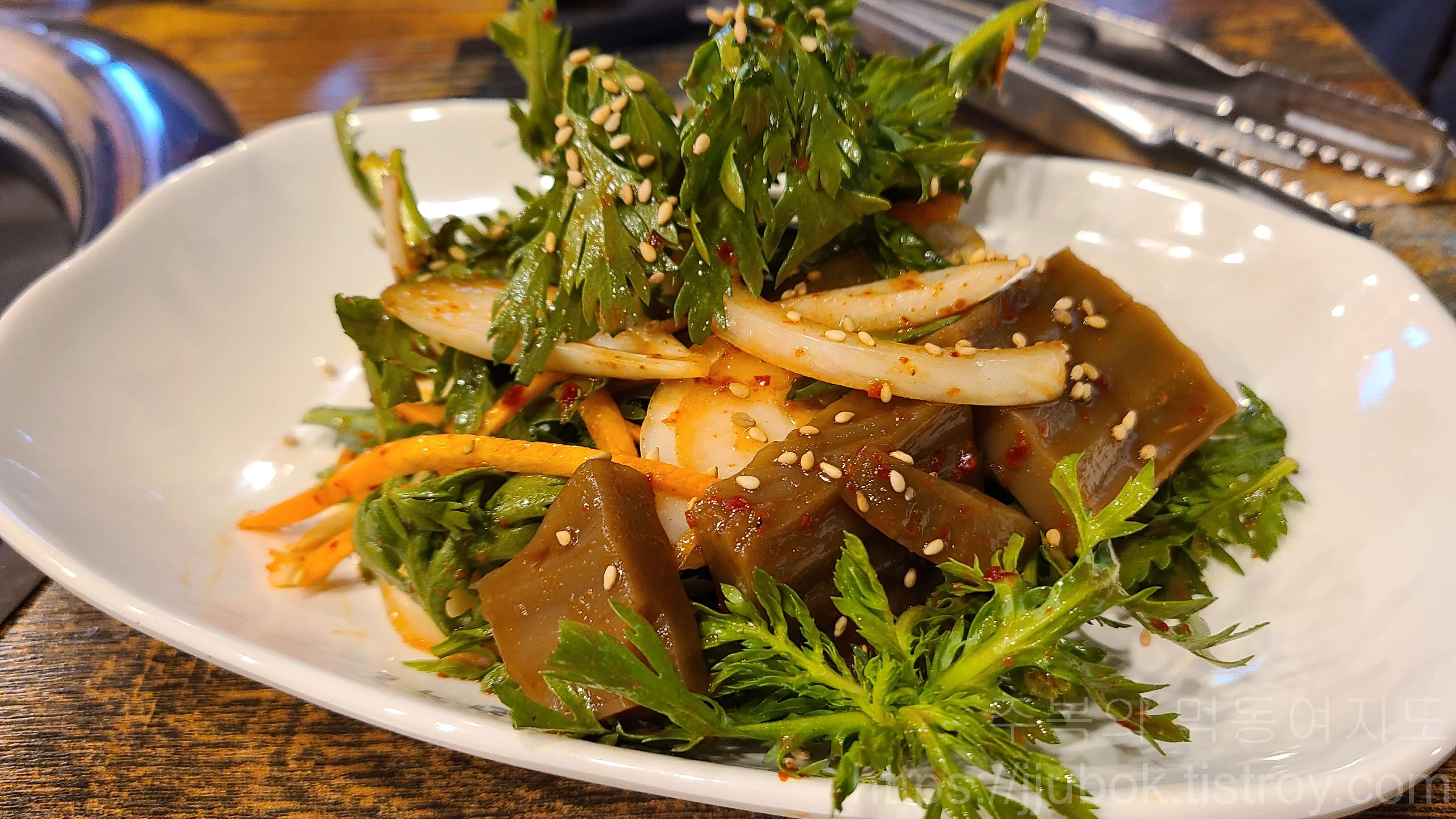 강촌닭멱살-계산점-밑반찬-묵무침