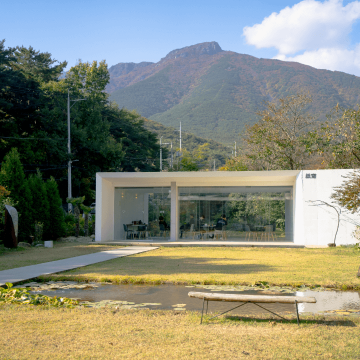 단풍-보이는-테라스