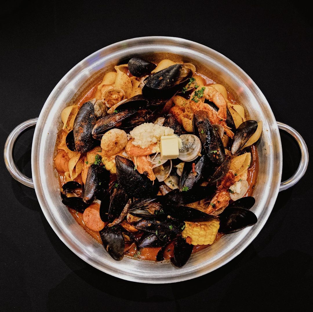 강남 압구정로데오 청담에서 맛보는 오픈런과 웨이팅 기본 트렌드 빵집 베이컨 대파 치즈, 베이글, 오믈렛, 샌드위치 브런치 베이커리 카페 맛집 추천 생방송투데이 리얼맛집 오늘방송 빵 플레이스