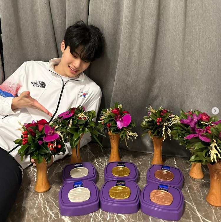 김우민