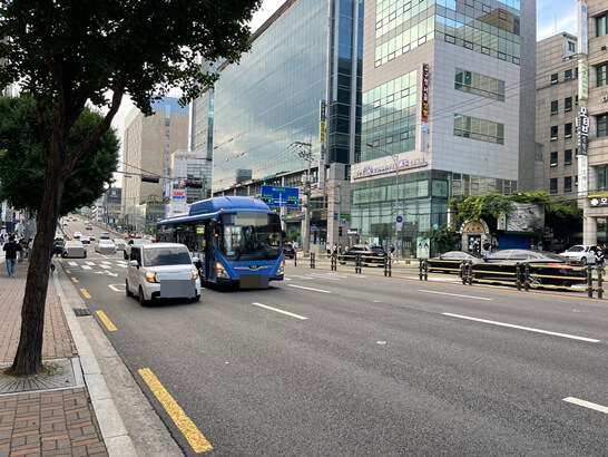 도로-버스