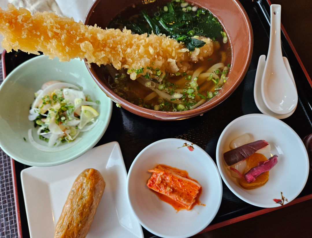 포도 호텔 왕새우튀김우동 세트