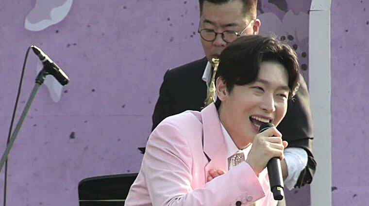 가수-김용빈