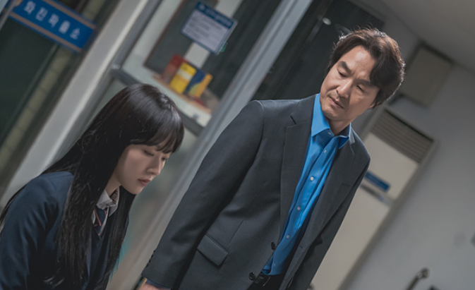 이토록 친밀한 배신자 원작