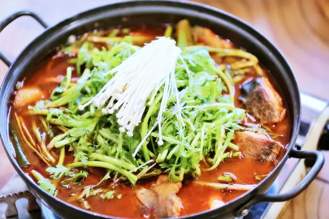 임진강 참게매운탕, 민물어제비, 쏘가리 매운탕 식당 추천 연천군 한탄강 오토 캠핑장 맛집