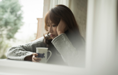 머리가 아픈 여성2