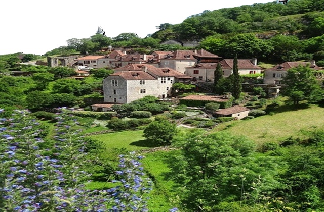 프랑스 생시르 라포피 마을