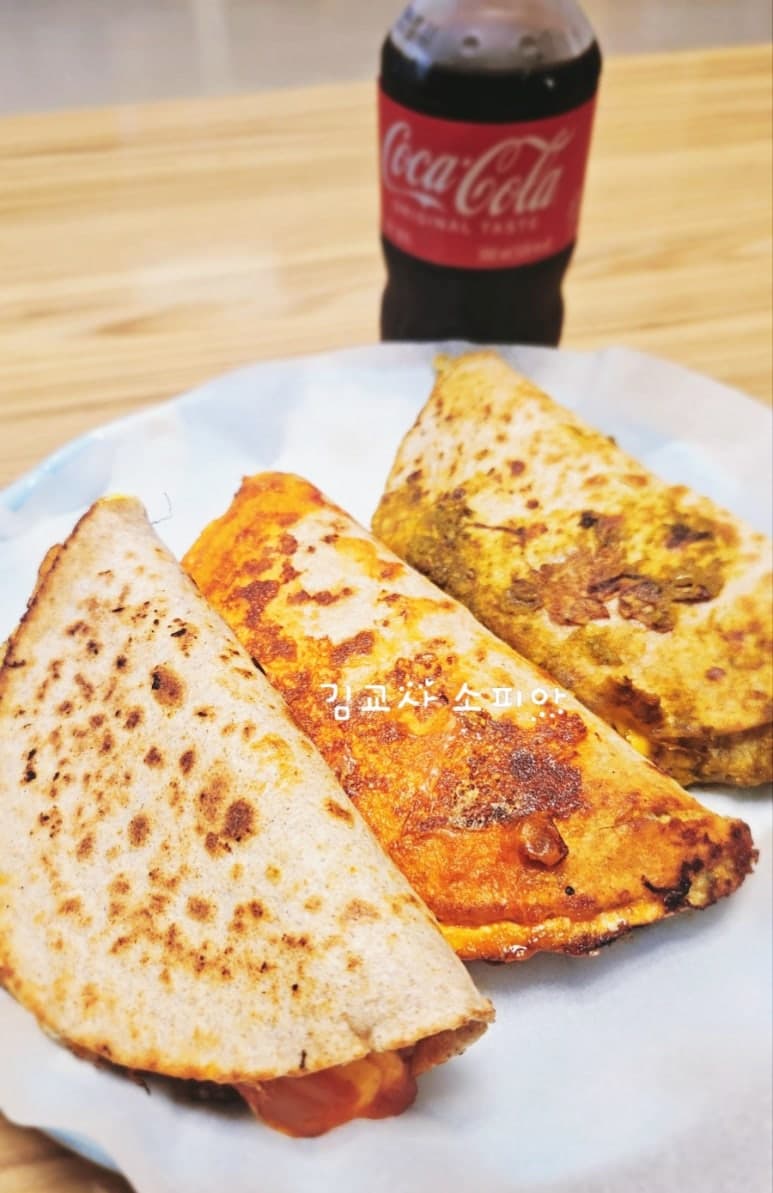지금 안 보면 손해입니다! 10분 완성 통밀 또띠아 3종 레시피 🍕🌿🌶️ 바질부터 피자맛까지 비교했습니다.
