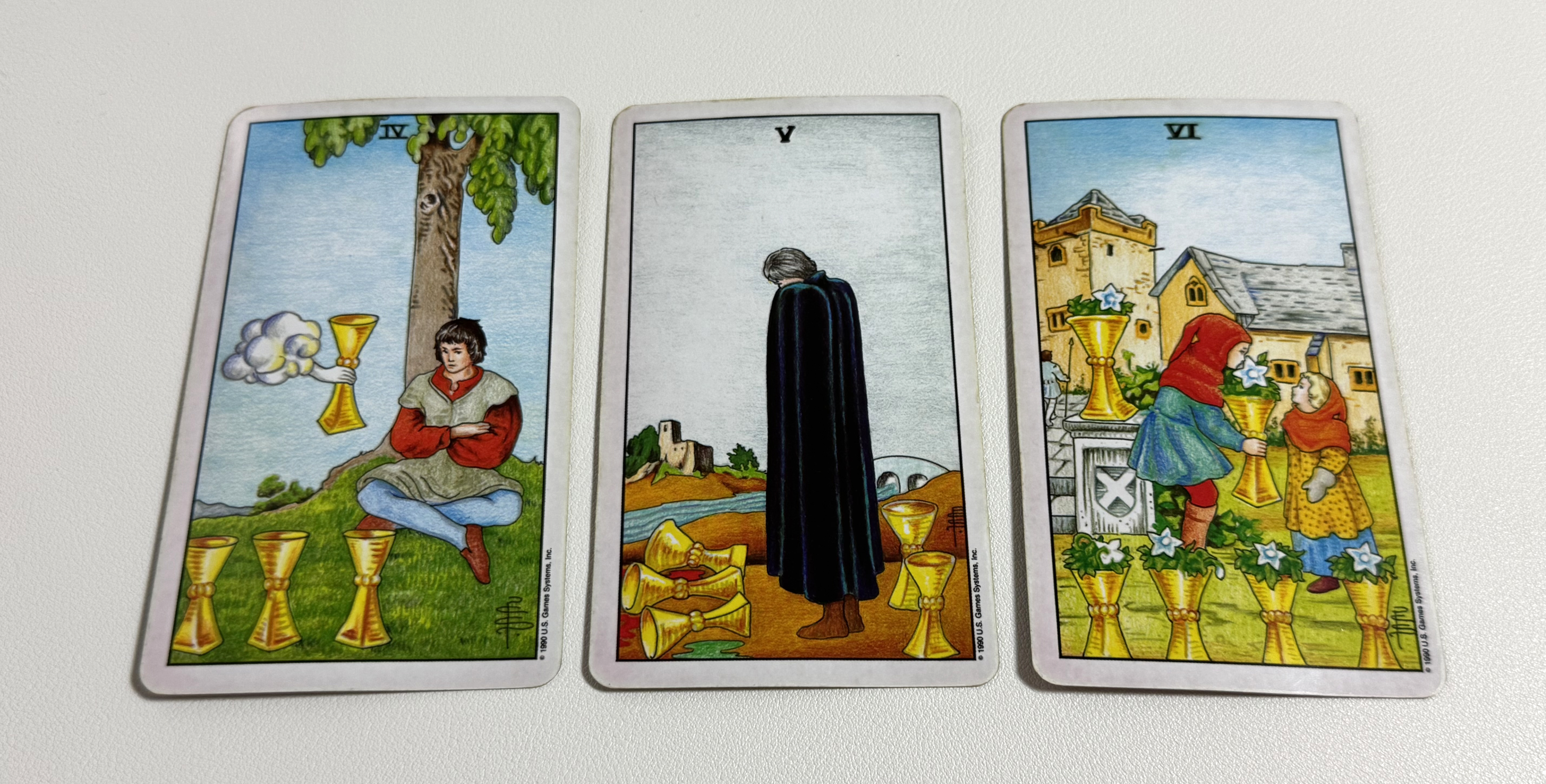 컵 4번, 컵 5번, 컵 6번 타로 카드 상징과 해석