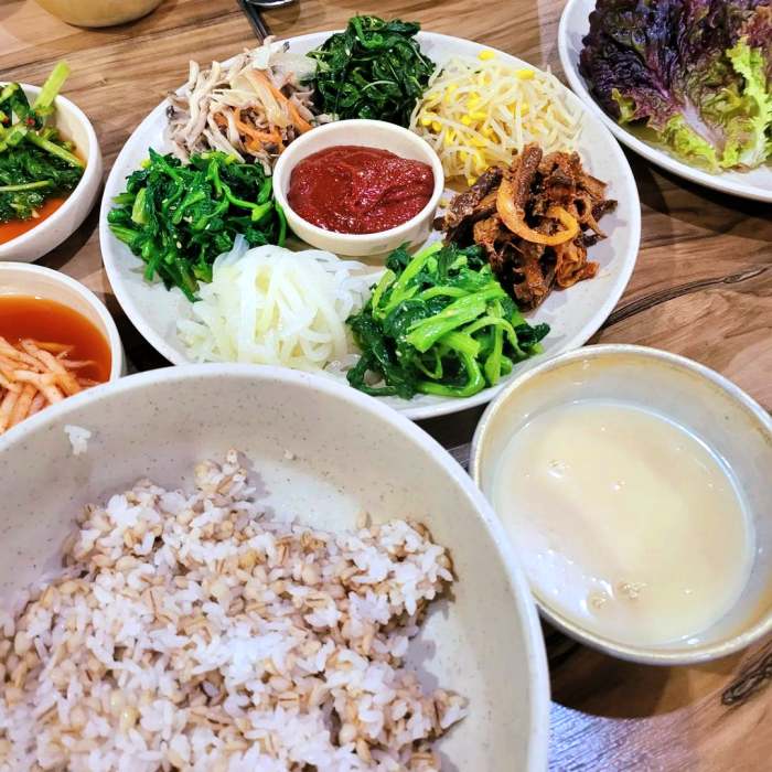 백반기행 안재모 편 산채 보리 비빔밥 직화 코다리구이 도토리묵 우거지 수제비 고양 서삼릉 맛집 소개