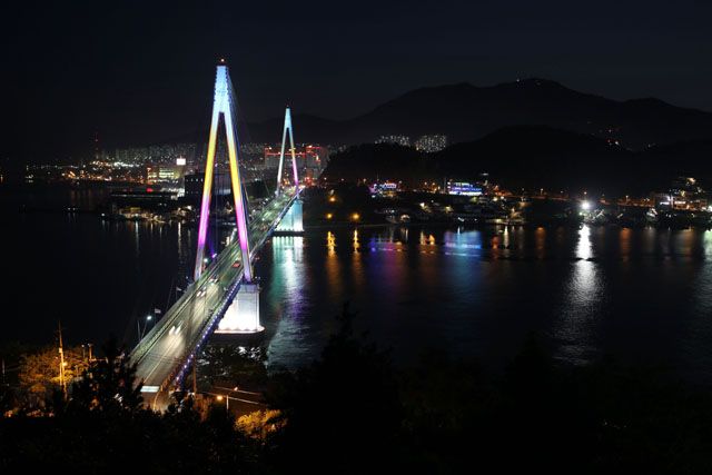 돌산공원에서 내려다보는 돌산대교 사진