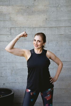 50대 여성 호르몬 변화에 대응하는 자연요법과 건강 팁에 관한 이미지