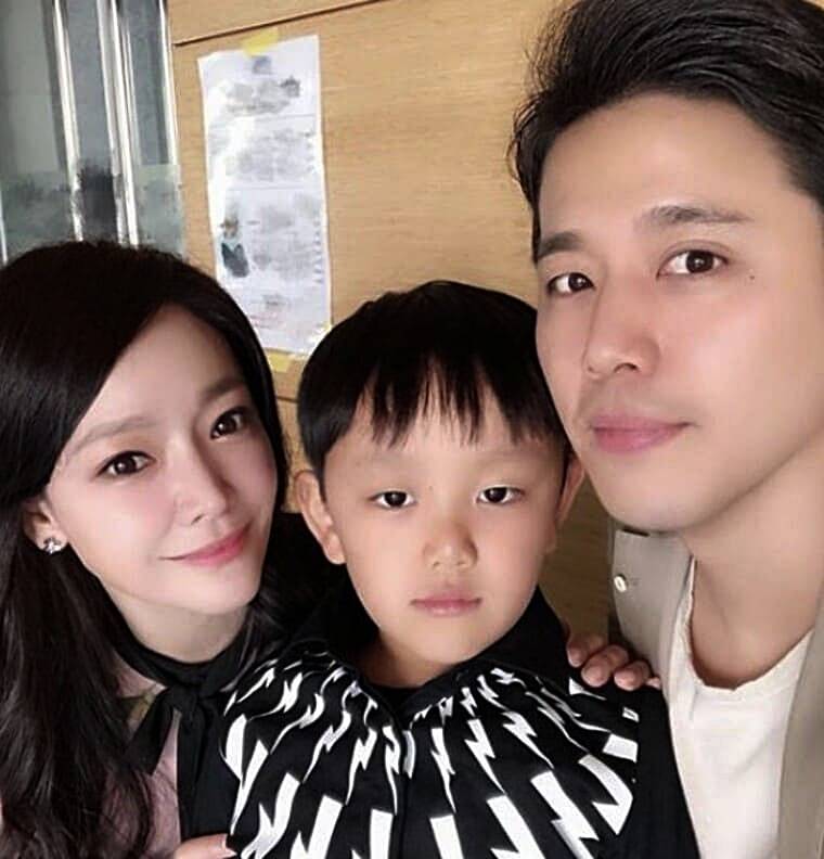 뮤지컬-배우-김소현-남편-손준호-아들