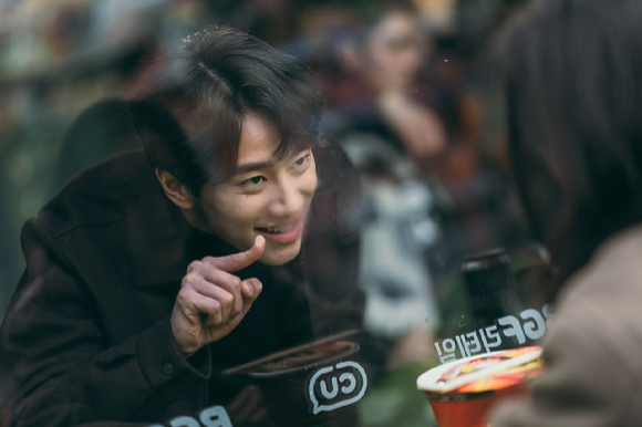 &#39;용감한 시민&#39; 배우 이준영이 절대 악 한수강 역을 맡아 열연을 펼치고 있다. [사진=㈜마인드마크]