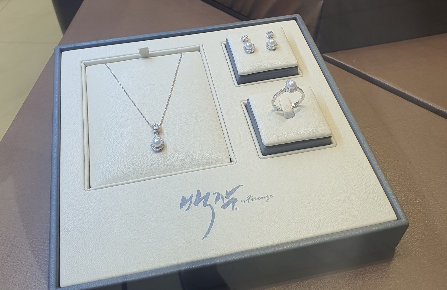 명품 웨딩링, 웨딩링 브랜드, 웨딩밴드 "백작"