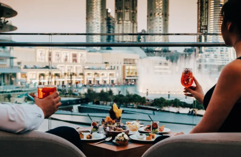 10월 두바이 여행, 추석 두바이 여행, 두바이 가족여행, 두바이 사막 사파리, 두바이 몰, 두바이 여행 복장, 10월 두바이 날씨, 10월 두바이 여행 복장, 두바이 가족여행 옷차림, 두바이 일몰 시간, 두바이 야경 명소, 부르즈 칼리파 전망대, 10월 두바이 여행 일정 추천, 두바이 가족여행 코스