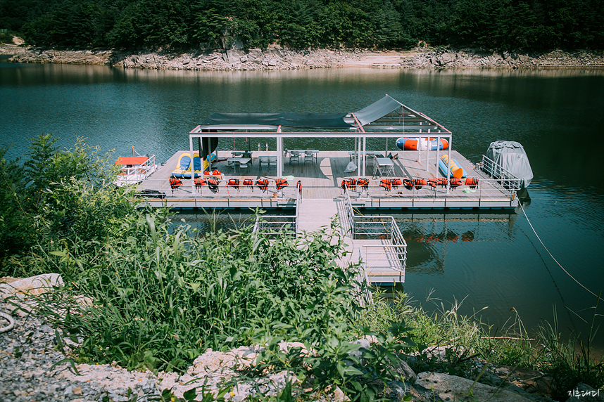 포천 더케이즈(The Kays) 카페, 청계 호수 풍경이 아름다운 카페/펜션