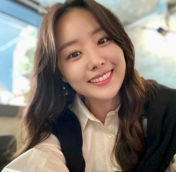 송지은 프로필 나이 고향 학력 시크릿 경력 인스타그램