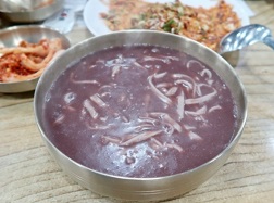 팥칼국수