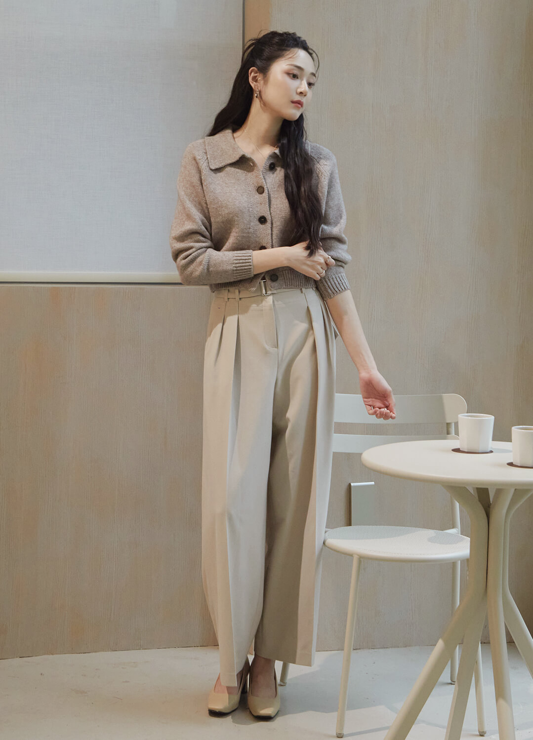 카라 니트 가디건 코코아색 모델 착장2