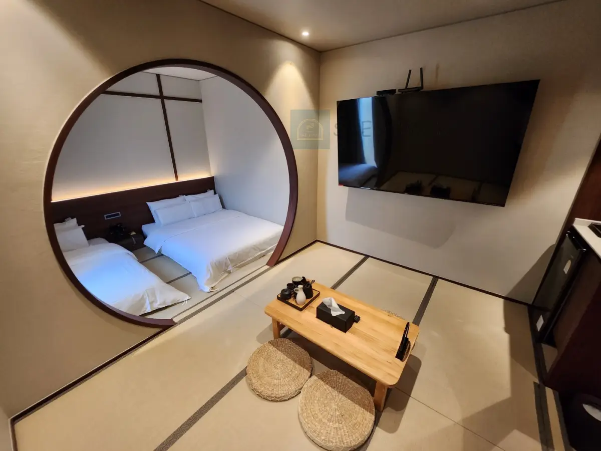 천안-요수리구리-호텔-실내-숙소