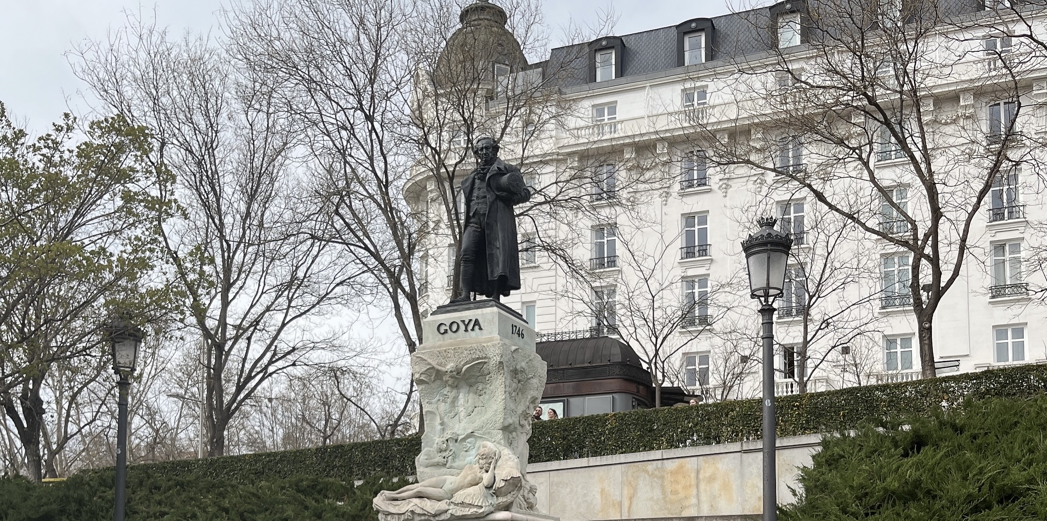 스페인 프라도 미술관 고야 동상