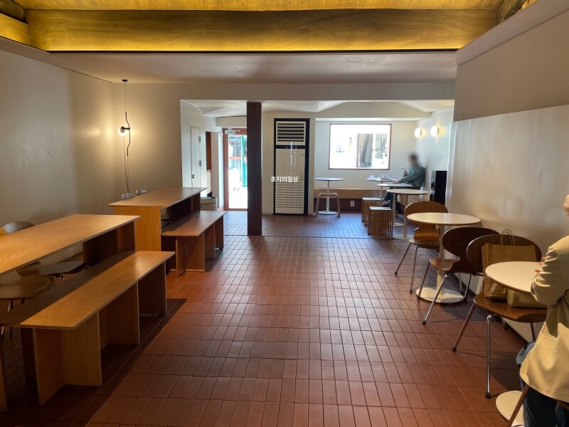 용산 용산역 카페 맛집 폰트 커피 용산점 - 매장 내부