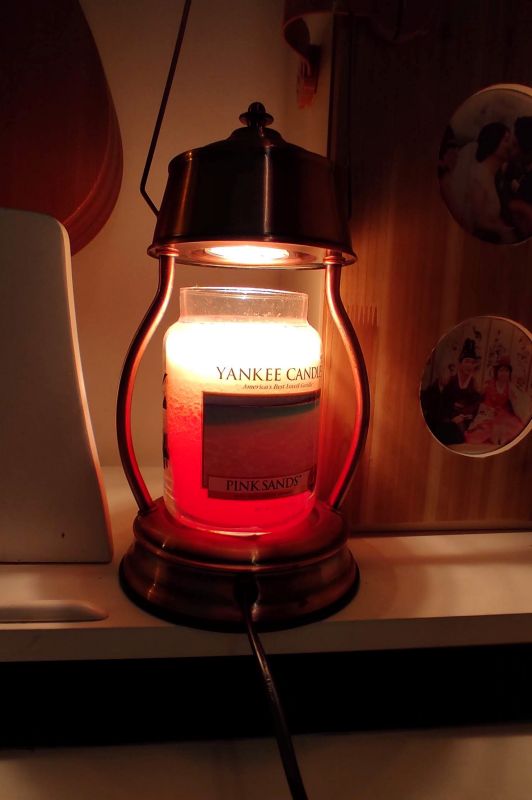 할로겐등을 이용한 주황색 향초