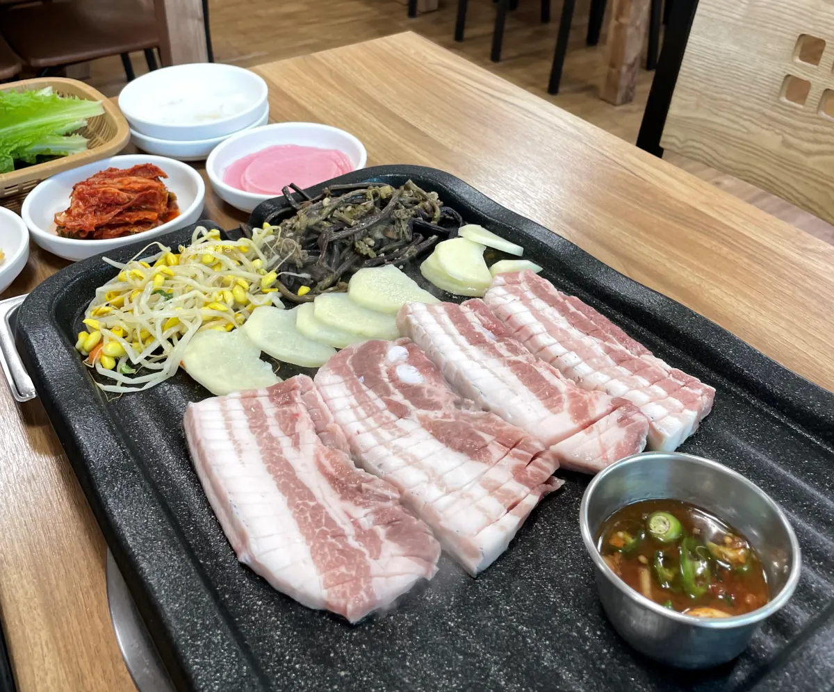 제주여행-애월-도민맛집-뿔난돼지-흑돼지-오픈런-후기-냉면-필수