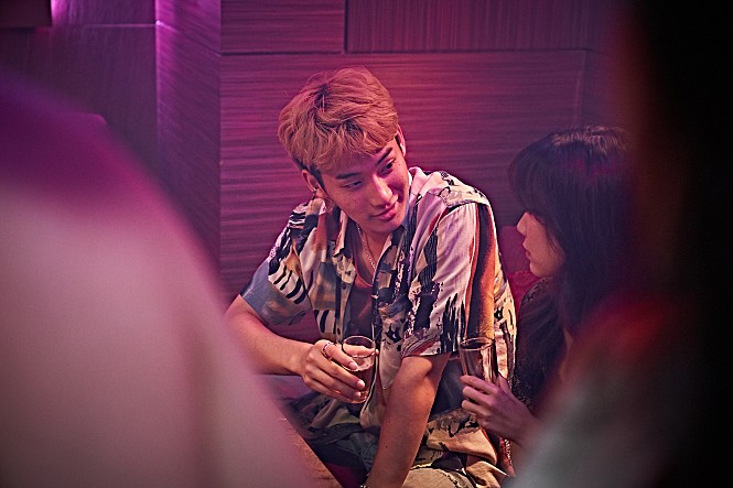 업소에서_일하는_중인_미란