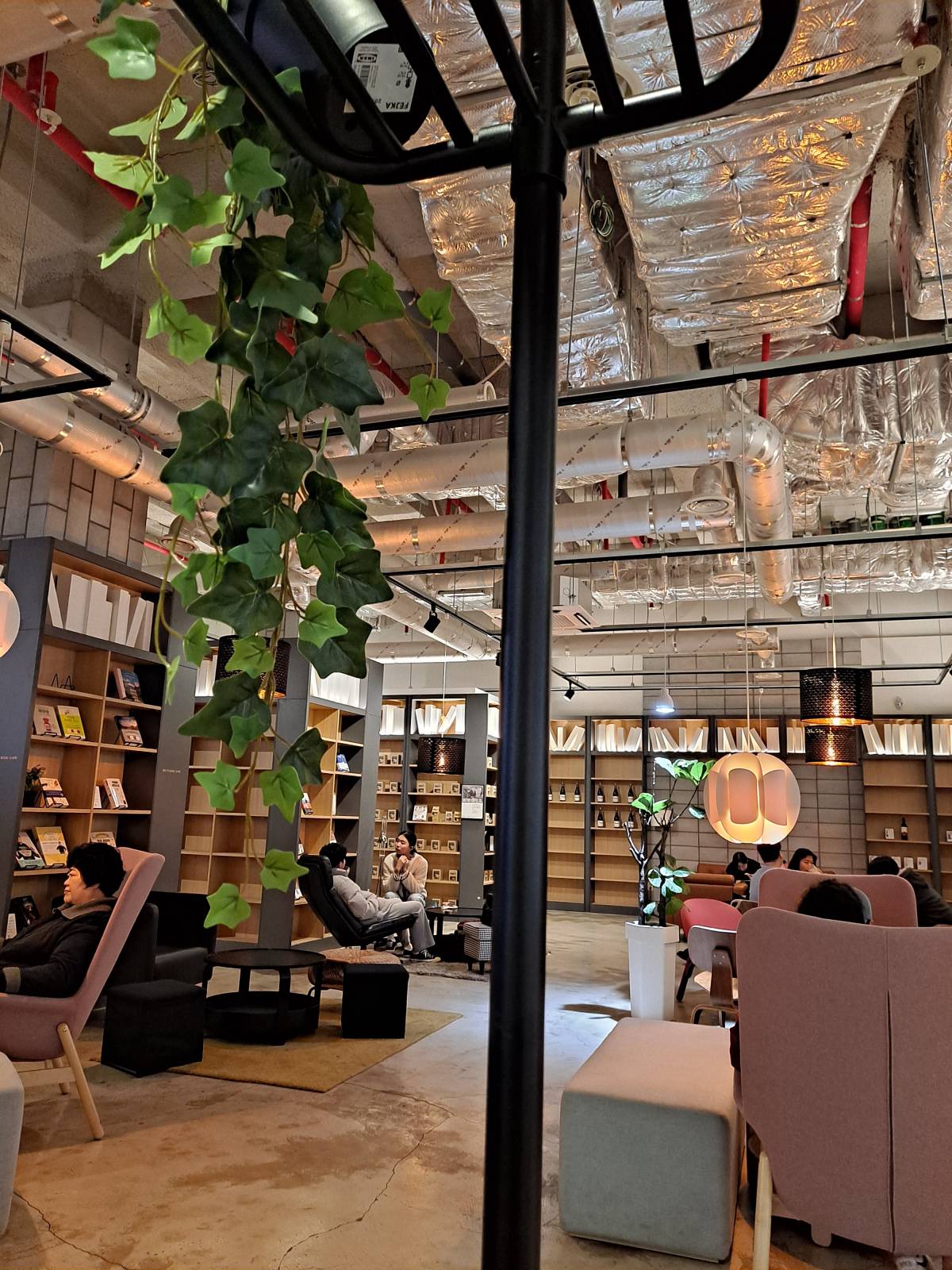 북앤베이커리 매장 배경