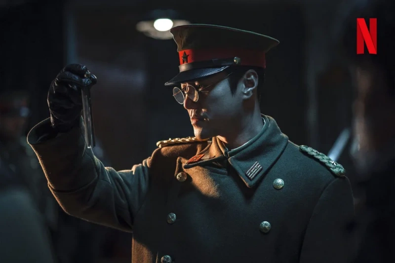 경성크리처 시즌1에서 일본군복장을 하고 등장하는 가토