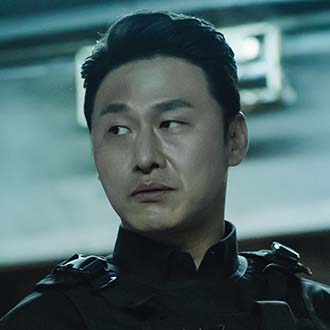아마다스 등장인물