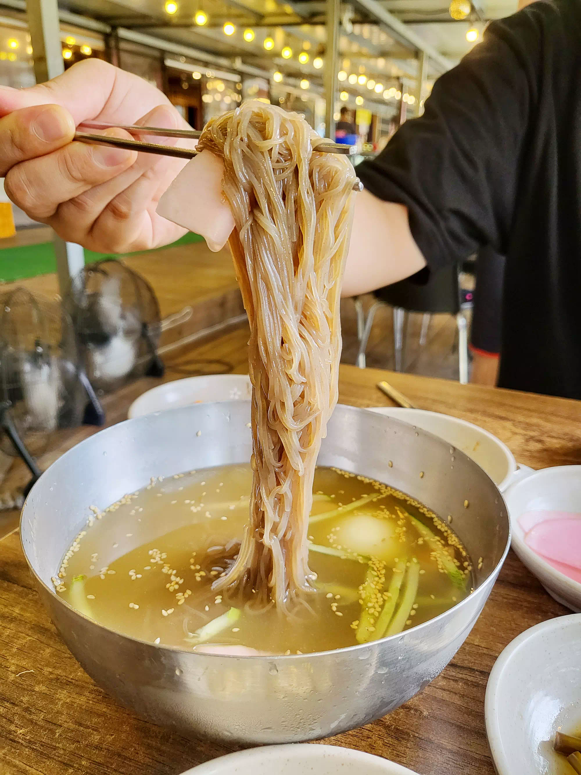시원해보이는 냉면