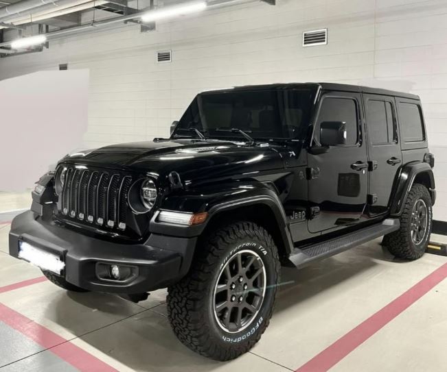 지소연이 남편 송재희에게 선물한 슈퍼카 – 부부의 특별한 사랑 선물