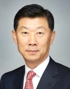 하림 김홍국 회장과 그의 장남 김준영 씨